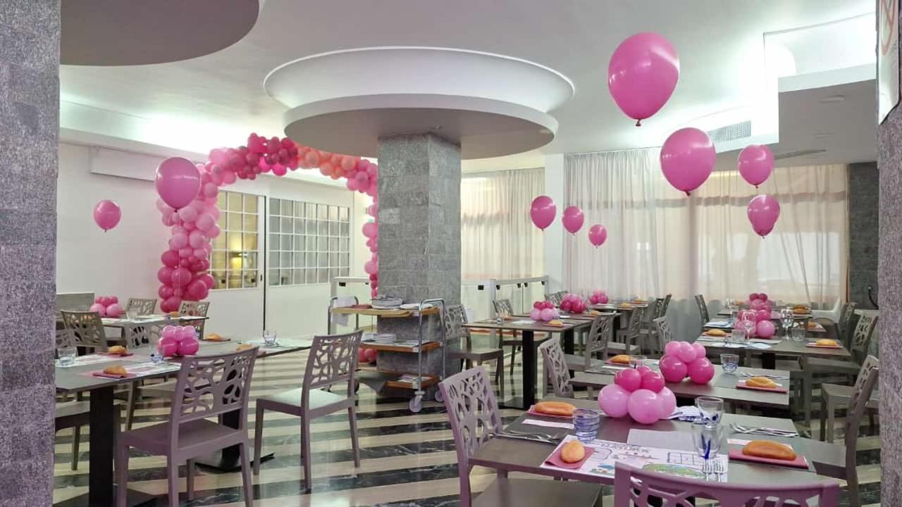 Hotel Club La Villa Martinsicuro Kültér fotó